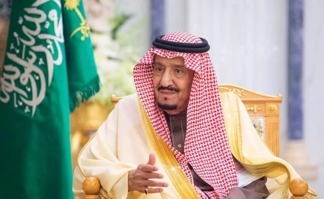 Grown and raised in his palace in Al-Maathar.. King Salman's Private Library is the largest among the libraries of rulers in the modern era