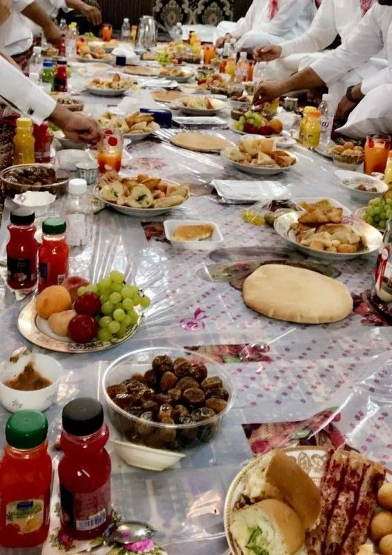 من مكة المكرمة والمدينة المنورة كانت البداية .. شهر القرآن والصيام يتحلى بعادات شعبية وتقاليد اجتماعية