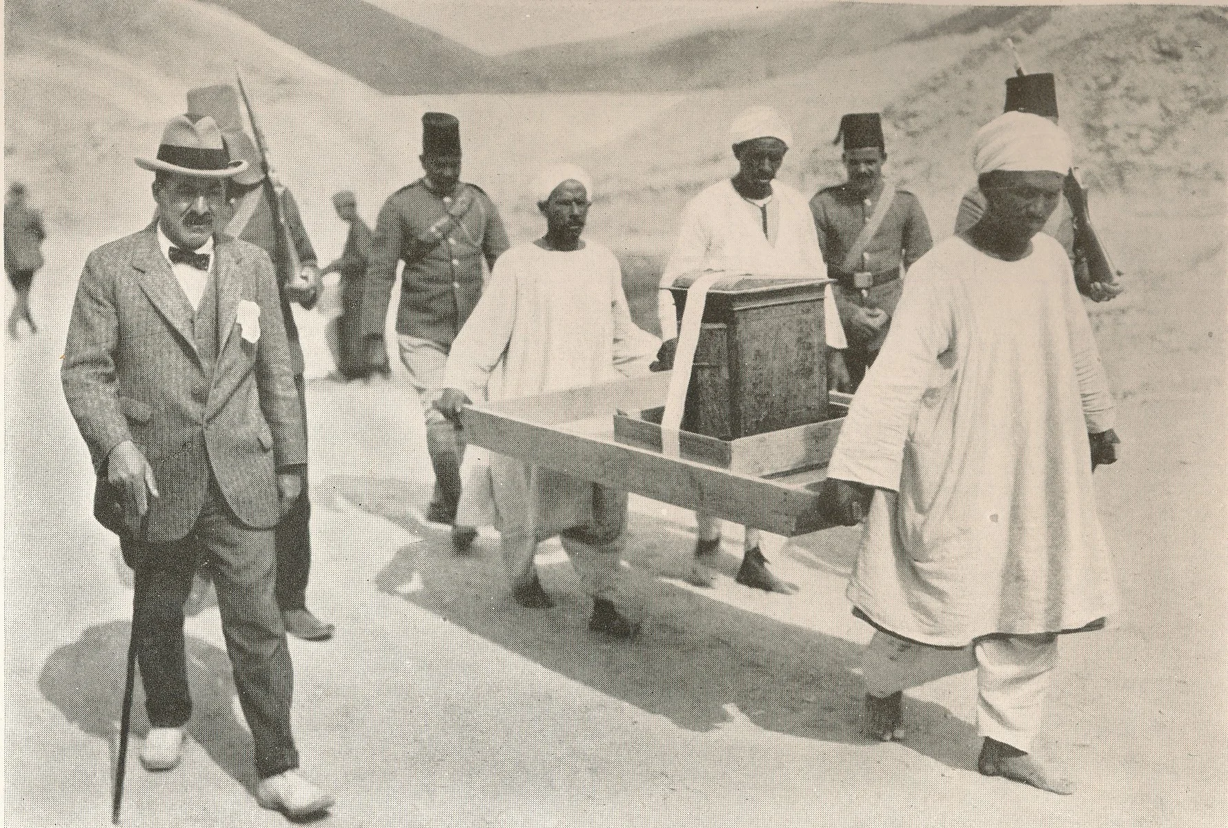 A book by the British Christina Riggs provides the first critical analysis of the photo archive.. the tomb and treasures of the lden Pharaoh Tutankhamun