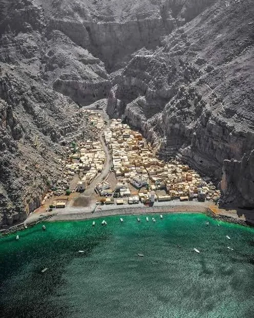 Kumzar Omani Village: Special Language, Geographical Isolation, and Exotic Culture