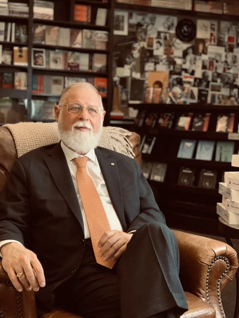 Author of the most famous works on reading.. Alberto Manguel .. a man who lives in his library!