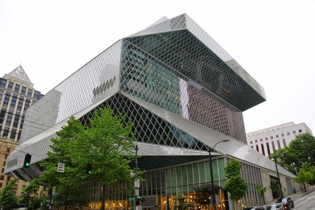 In Light of Digital Knowledge .. Do Books and Libraries Lose Their Status?!