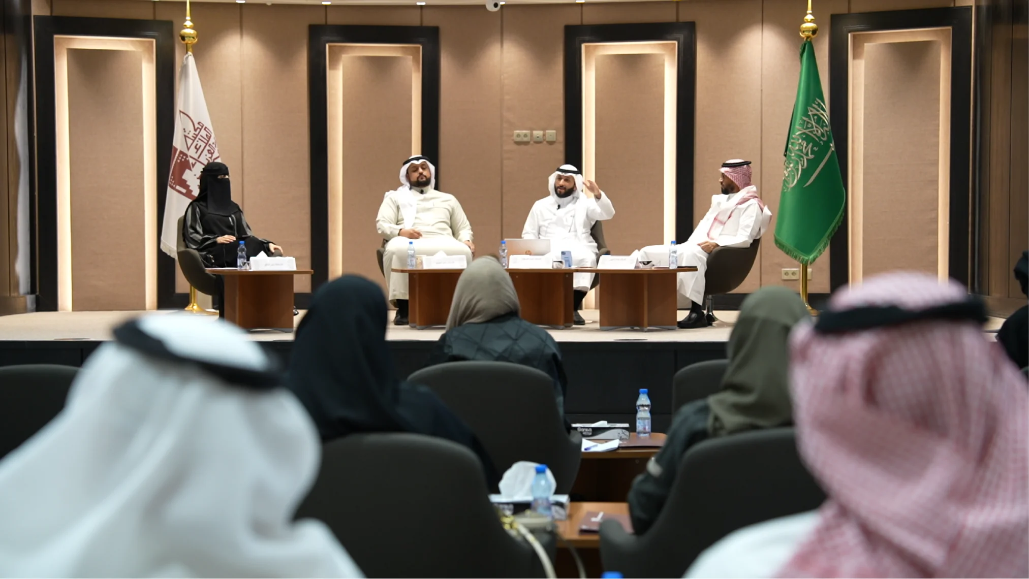 مكتبة الملك عبدالعزيز تعقد ندوة \"مؤلف وقارئ بين ثنايا الكتب\"